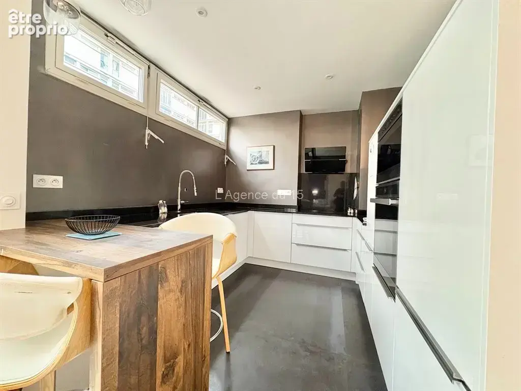 Village saint charles / bel appartement de 2 pieces / tres lumineux / parfait etat / cave / vue degagee / - photo 3