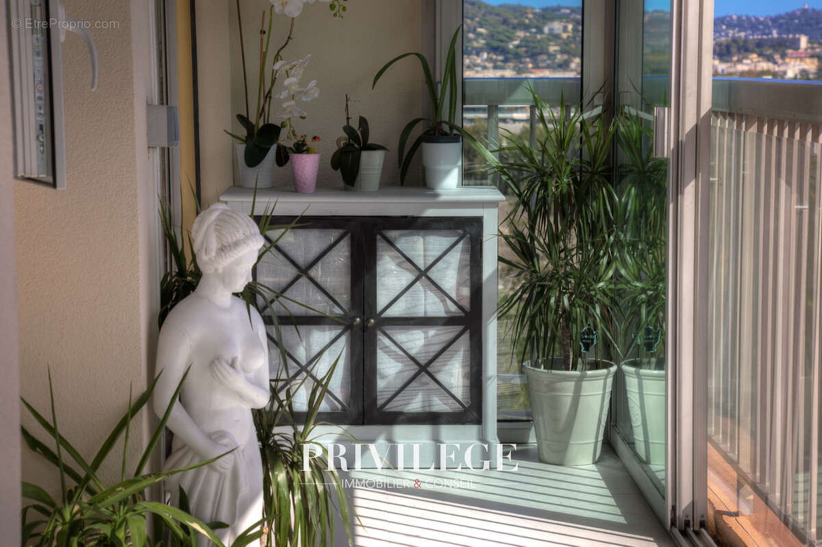 Appartement à MANDELIEU-LA-NAPOULE