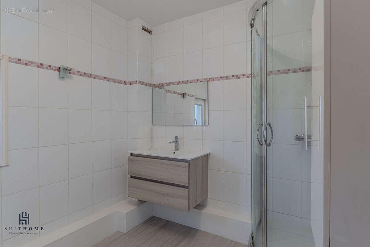 Pavillon familial 6 pièces de 110 m² avec piscine chauffée - photo 13
