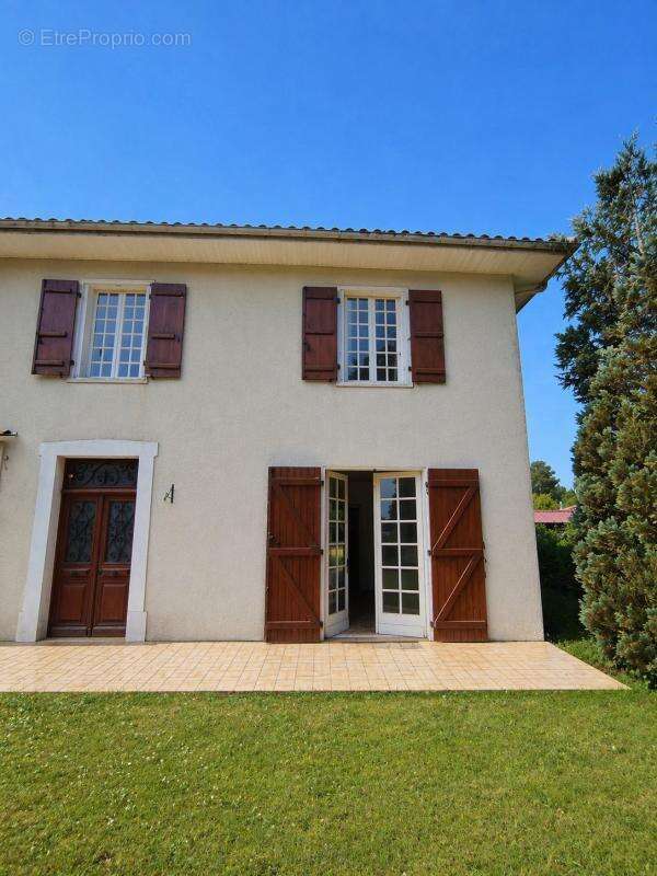 Maison à SAINT-JULIEN-EN-BORN