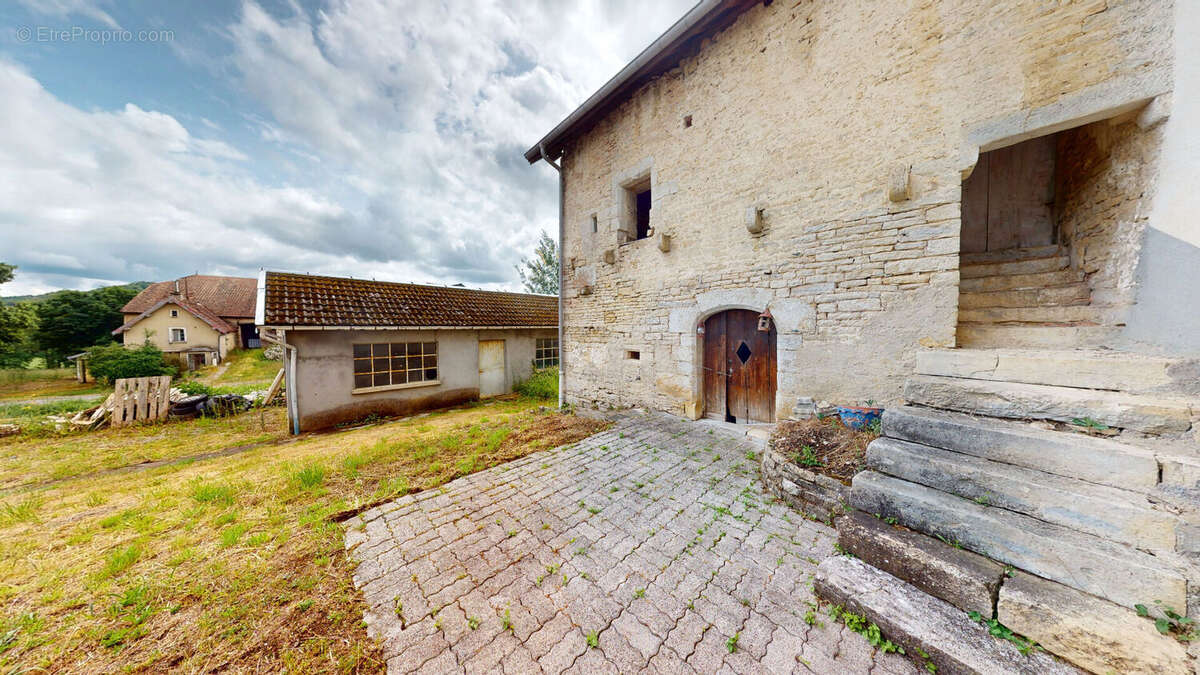 Maison à VYT-LES-BELVOIR