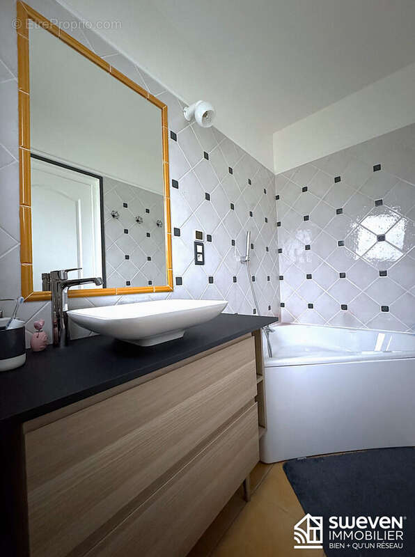 Maison 220 m² à Goyrans  - photo 8