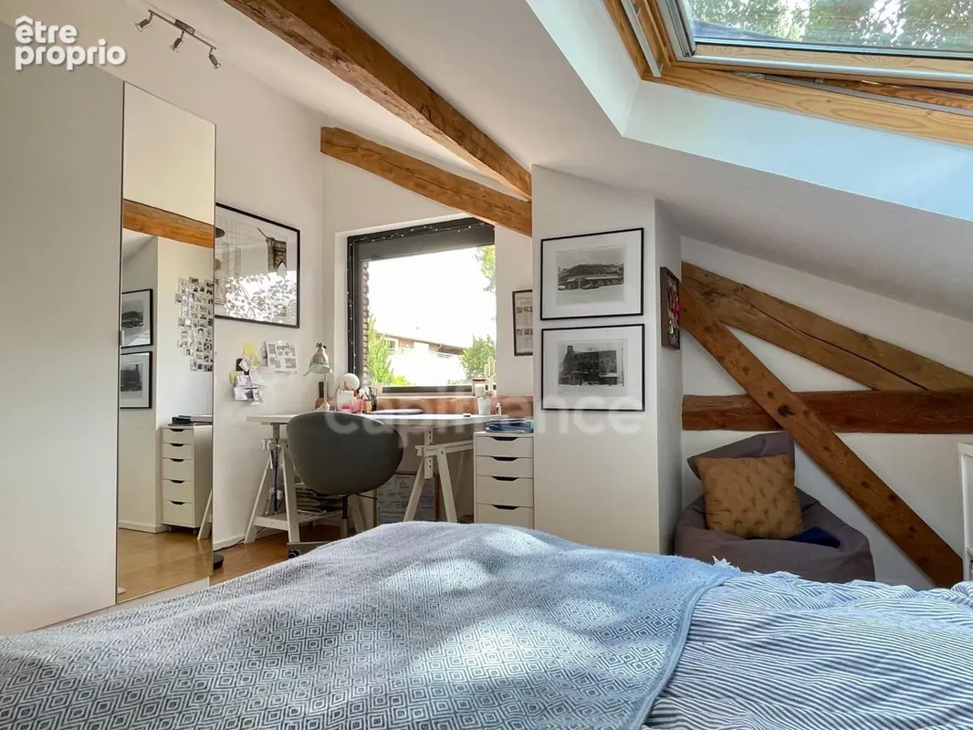 PRÉVESSIN-MOËNS – Ancienne forge du XIXᵉ transformée en loft – 187 m² – 3 chambres – Jardin - photo 26