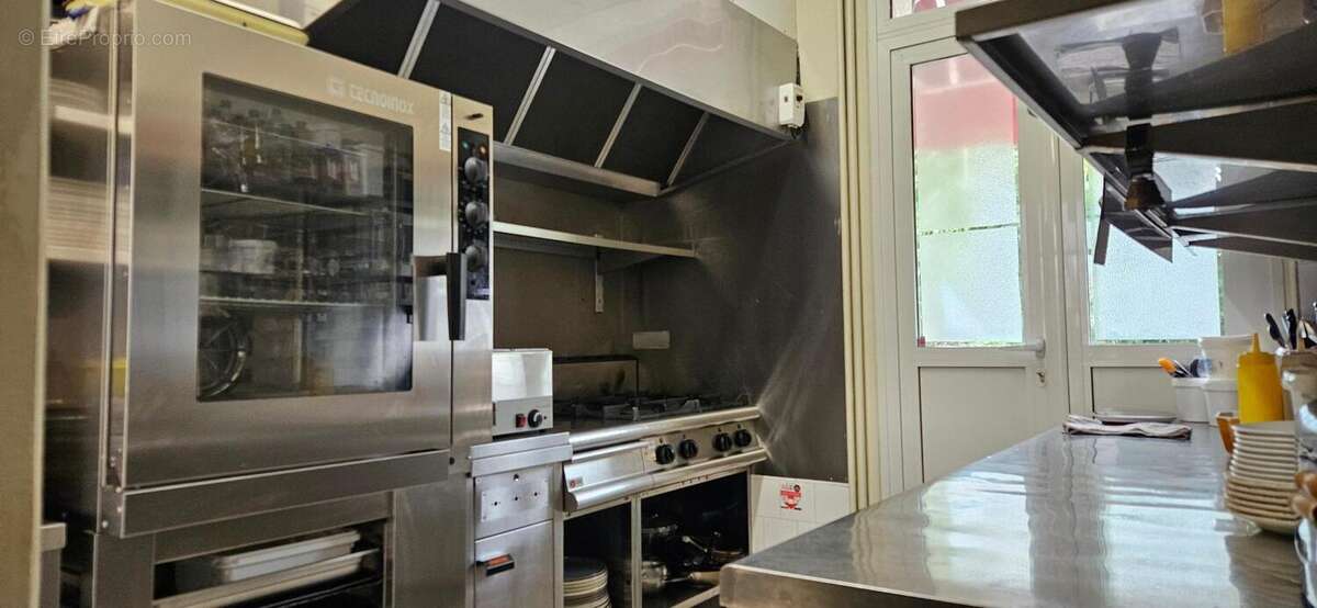 Photo 9 - Commerce à FONTAINEBLEAU