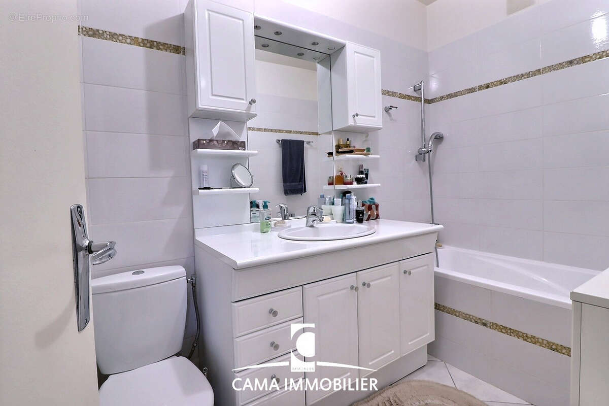 Appartement à FONTENAY-LE-FLEURY