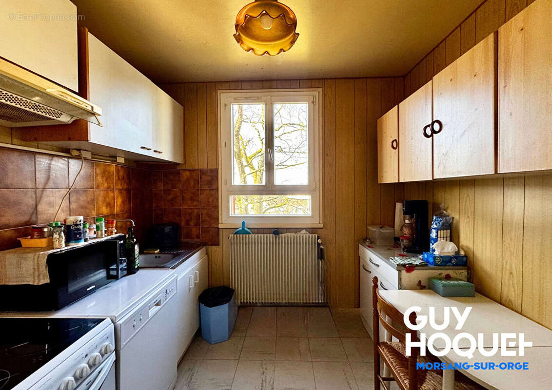 Appartement à SAINTE-GENEVIEVE-DES-BOIS