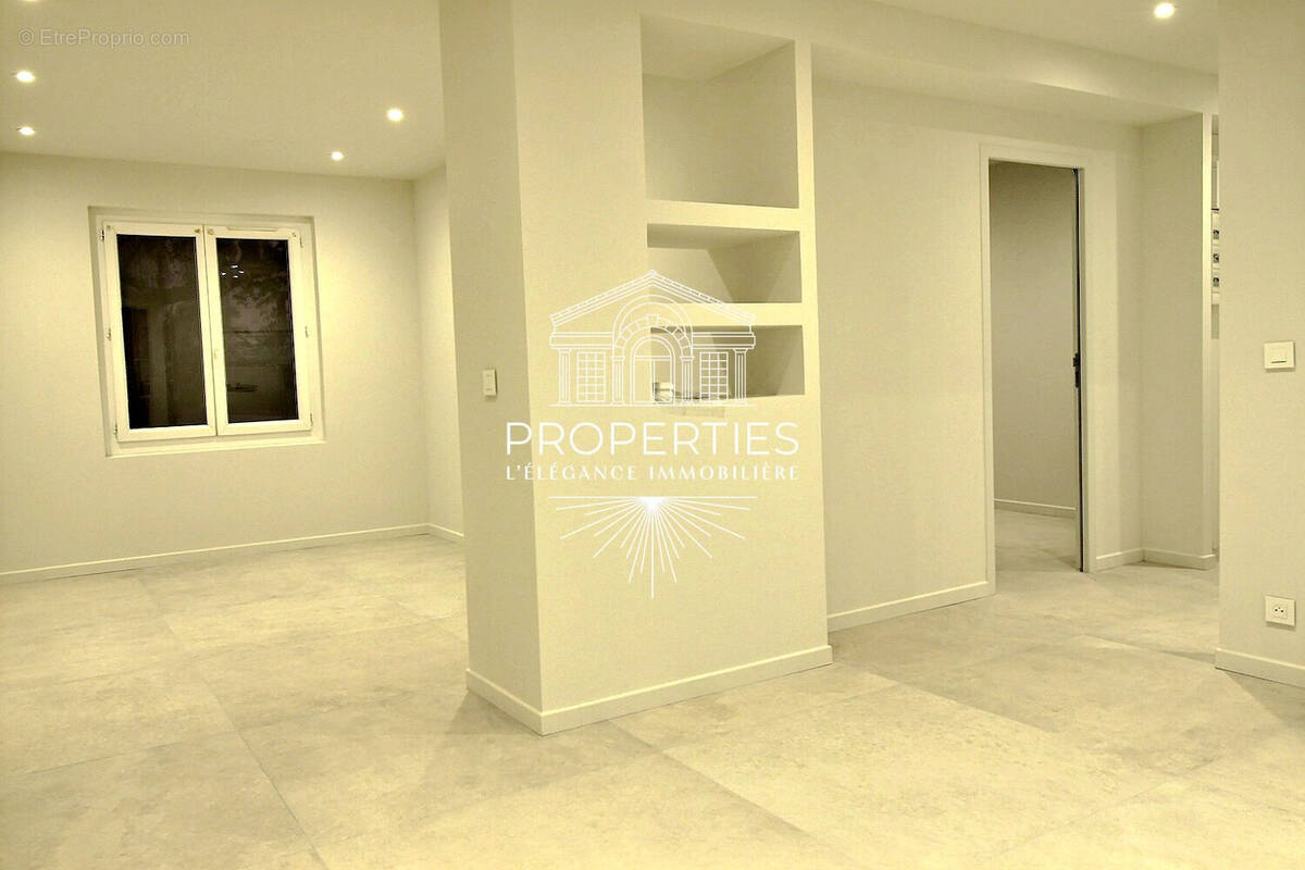 Appartement à BORMES-LES-MIMOSAS