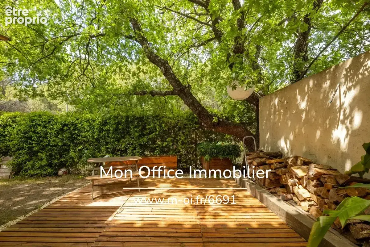 Référence : 7075-ABO - Saint-Cannat – Maison récente de 5 pièces avec jardin, piscine, garage + 3 places de stationnement privat - photo 11