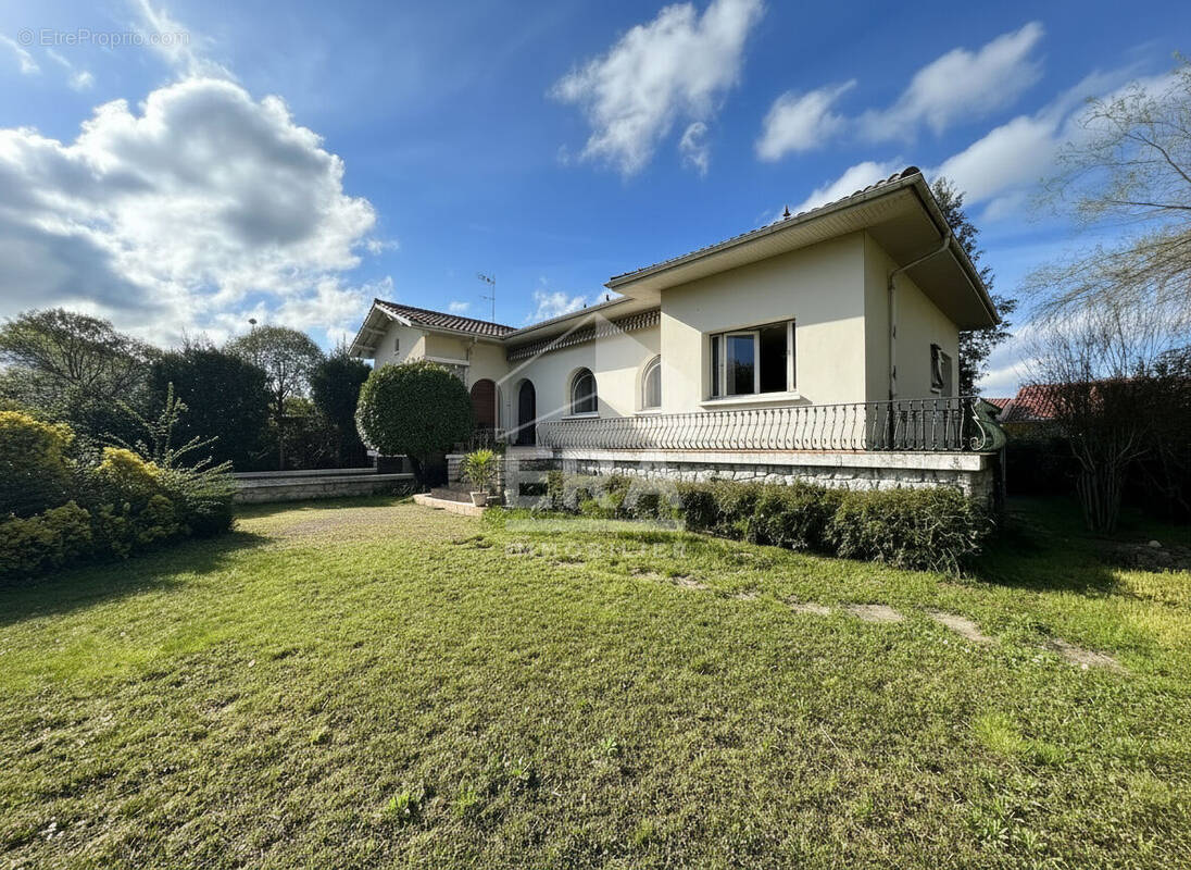 Maison à AUREILHAN