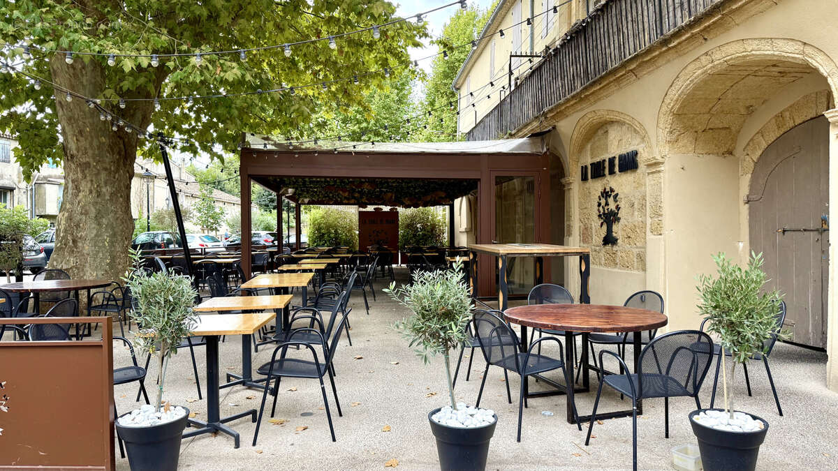 A vendre - Fond de Commerce - Restaurant Grans 350m2 à 5min de Salon-de-Provence (13) - photo 3