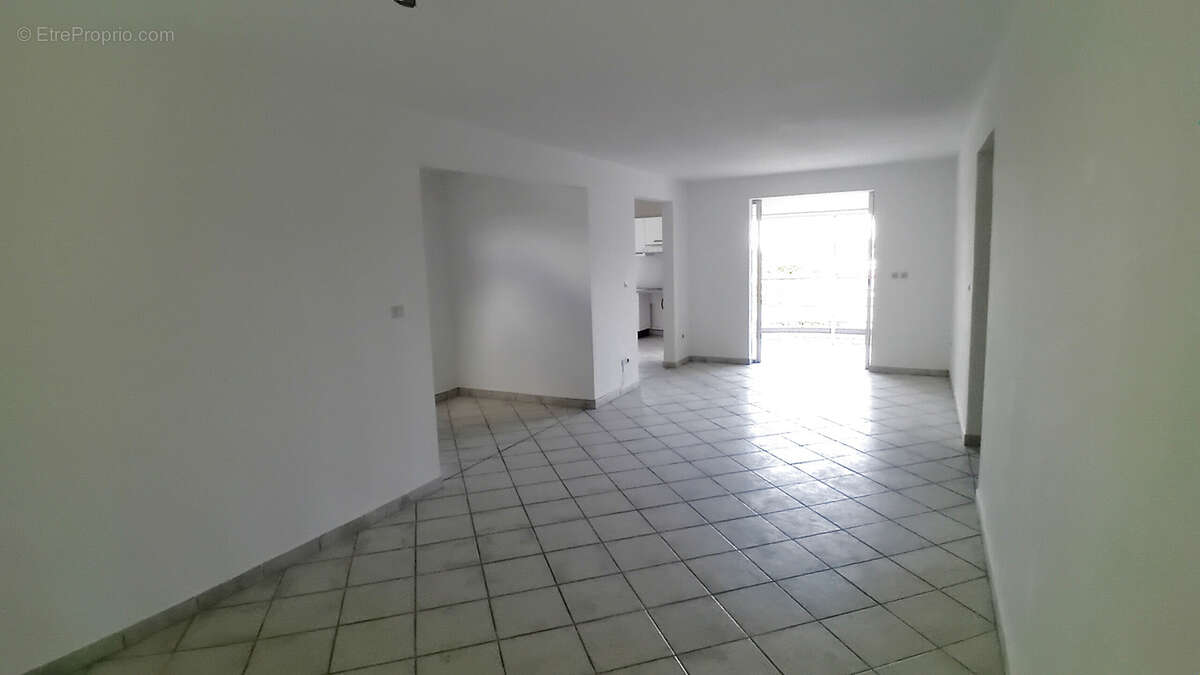 Appartement à BAIE-MAHAULT