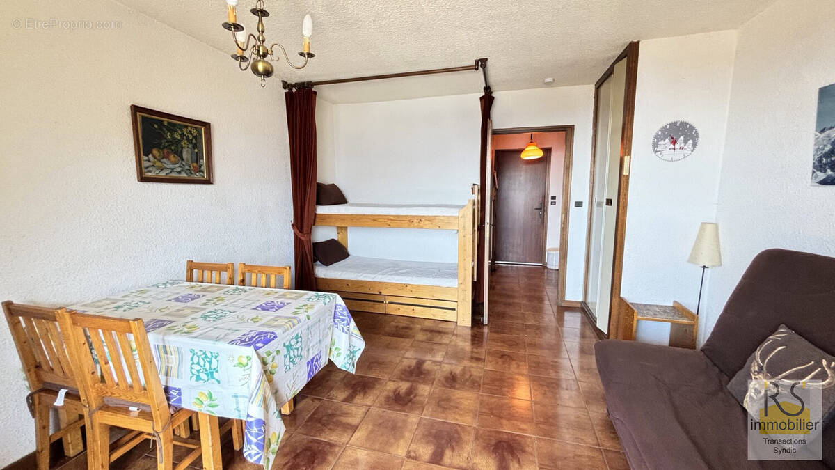 Pièce de vie - Appartement à ARACHES-LA-FRASSE