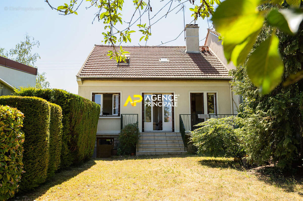 Sartrouville - La Plaine - Maison 5 pièces 85 m2 - photo 2