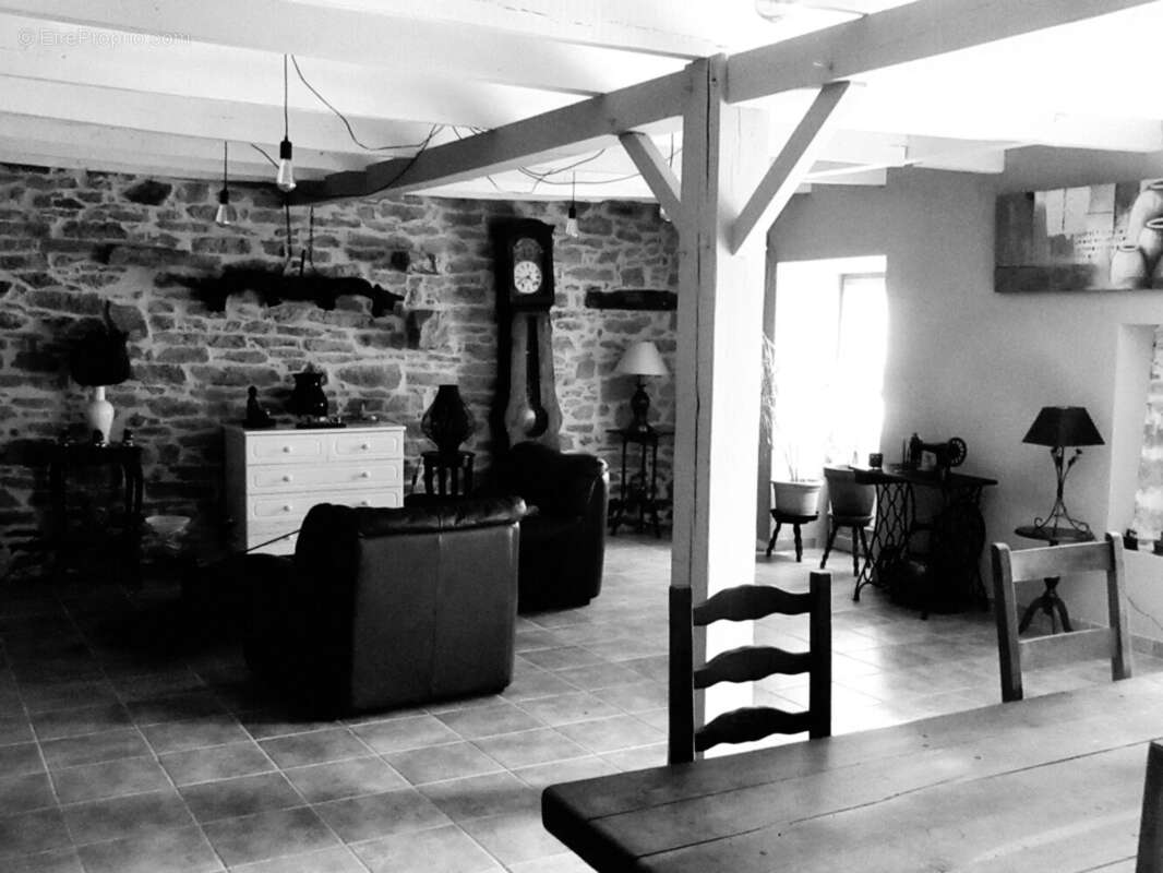 Soue à cochon et passage voiture - Maison à FAY-DE-BRETAGNE