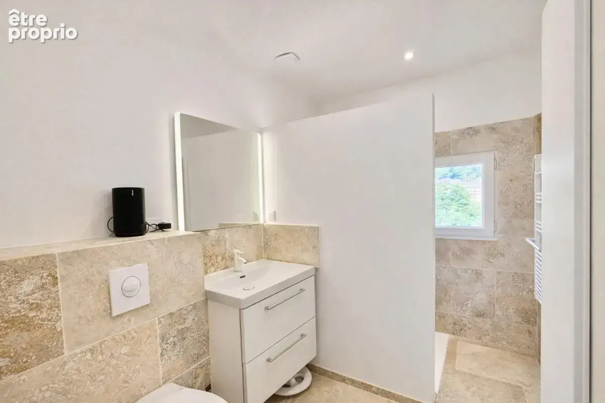 Maison plain pied 135 m2 4 chambres avec piscine et garage 55m2 sur terrain 3000m2 - photo 7