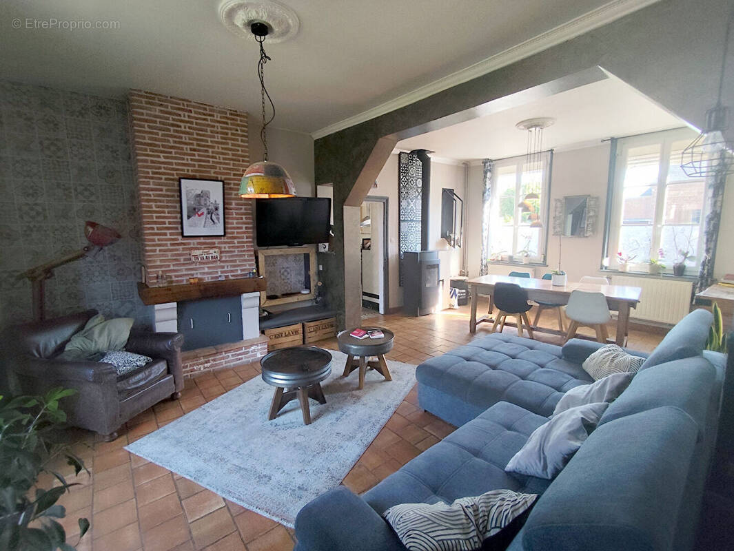 Maison à ACHEUX-EN-AMIENOIS