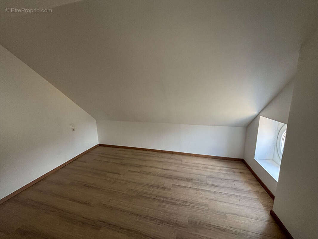 Maison à BOSMONT-SUR-SERRE