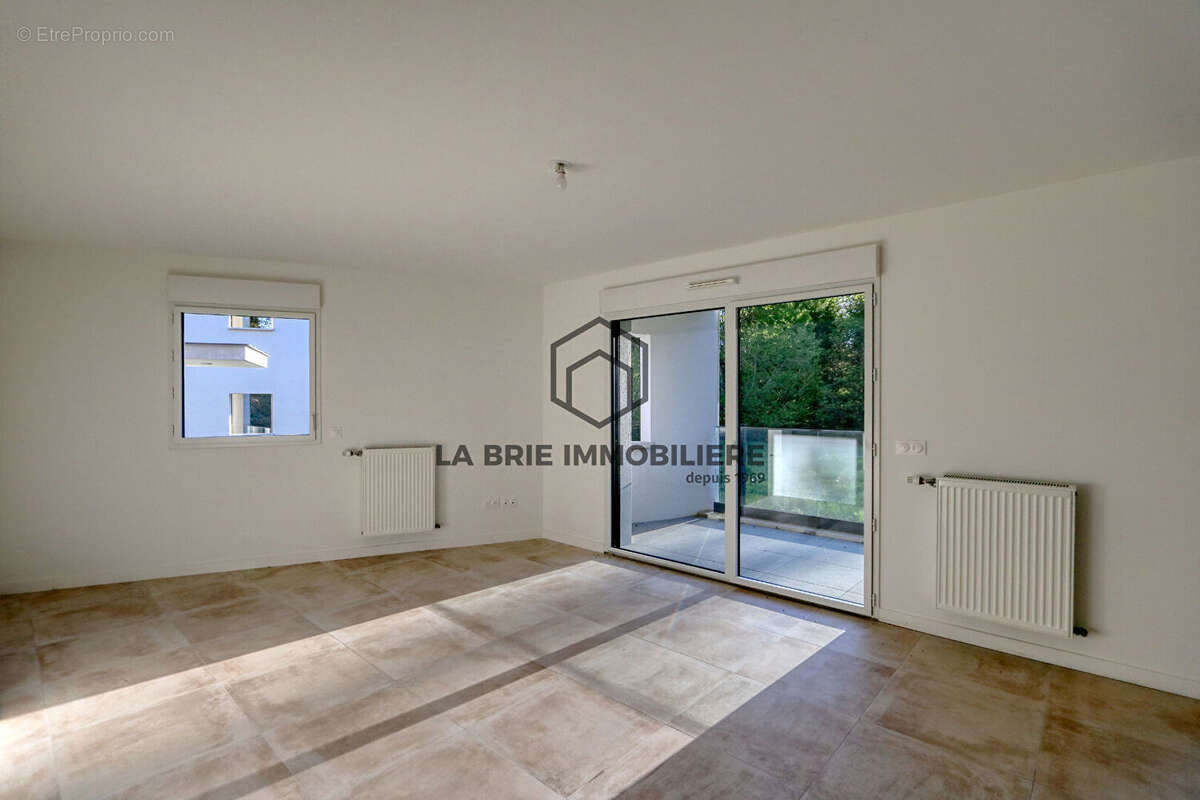 Appartement à RUBELLES