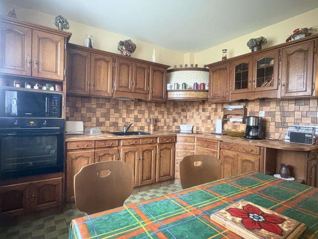 Maison à CERISY-LA-SALLE