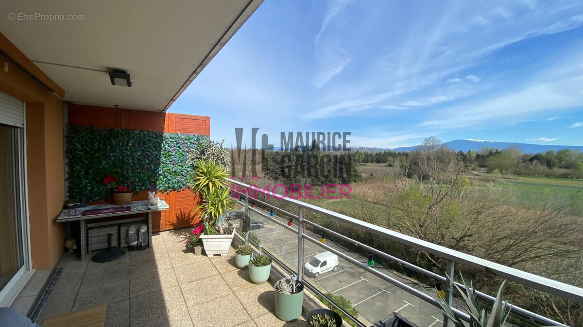 Appartement à ENTRAIGUES-SUR-LA-SORGUE