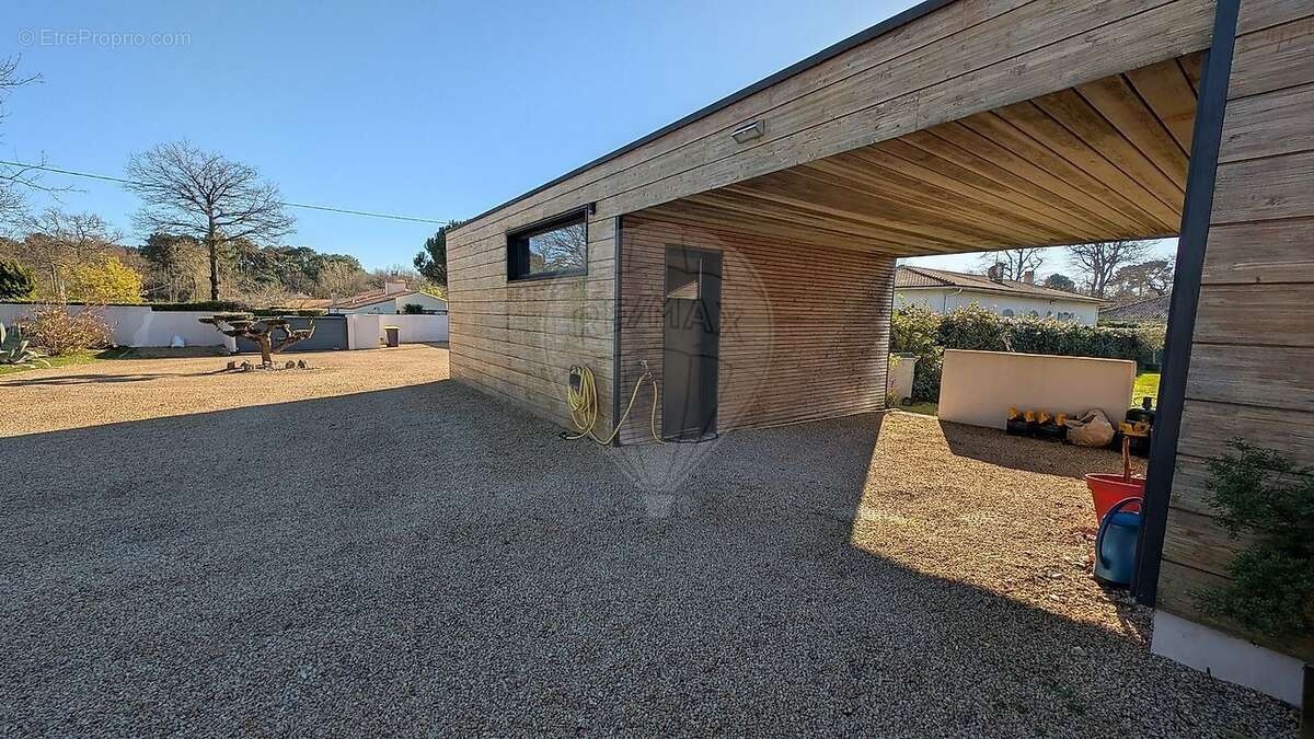 Maison à LES MATHES