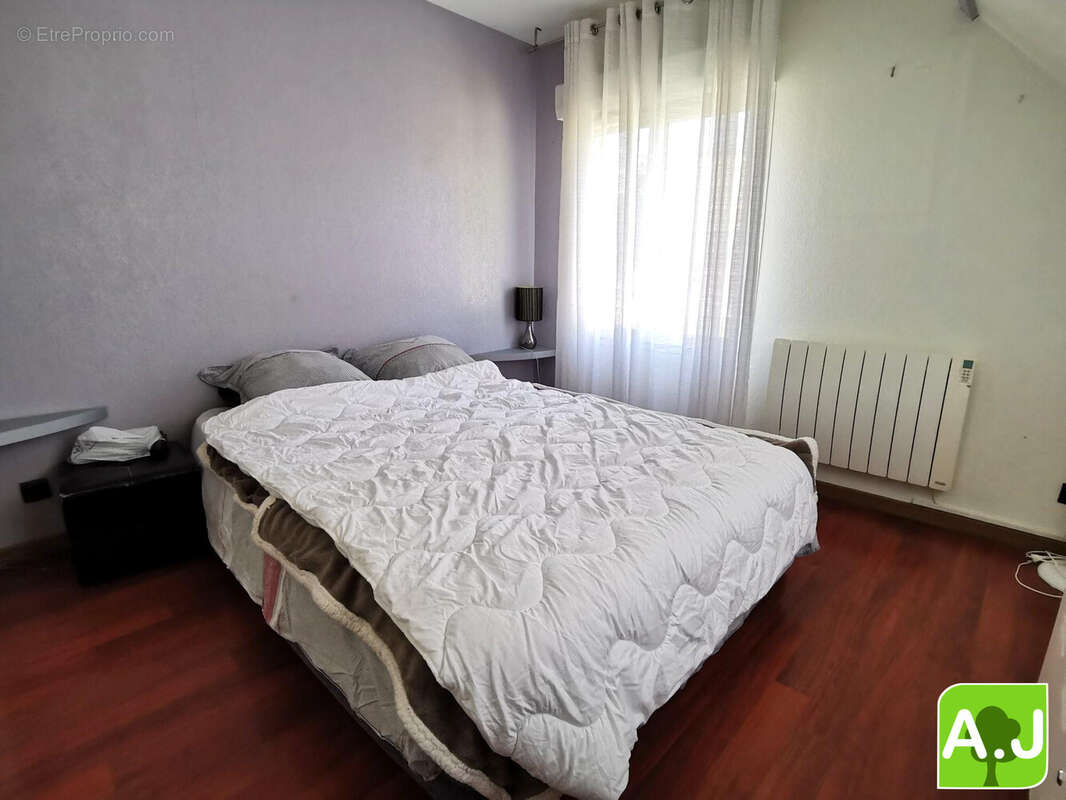 Maison à IVRY-LA-BATAILLE