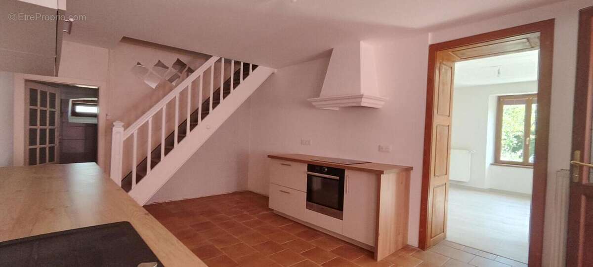 70290 Plancher Bas : Maison 4 pièces 122 m2 avec dépendances et garages - photo 6