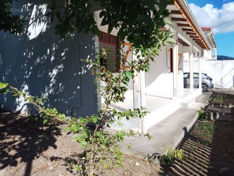 Maison à BASSE-TERRE