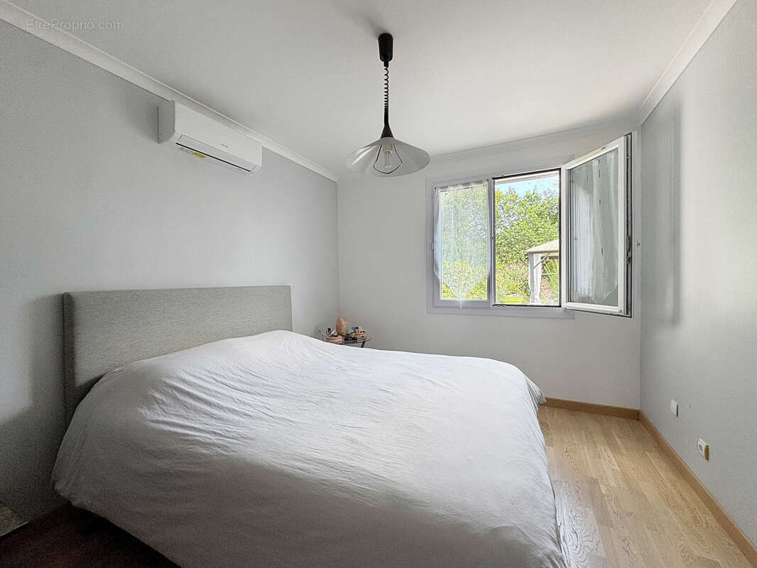 Maison à SAINT-CLAIR-DE-LA-TOUR