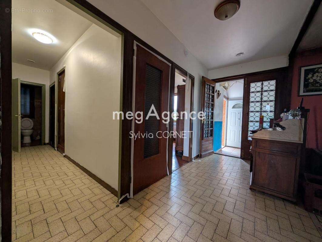 Maison à SAINT-DENIS-EN-BUGEY