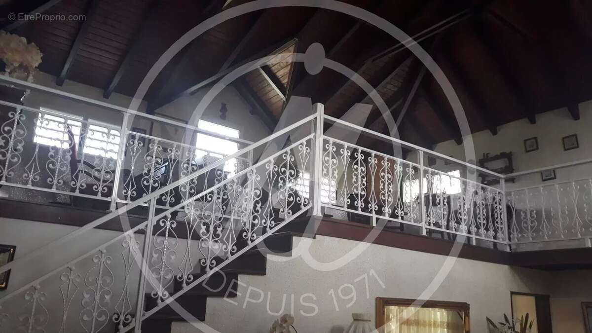 Maison à LES ABYMES