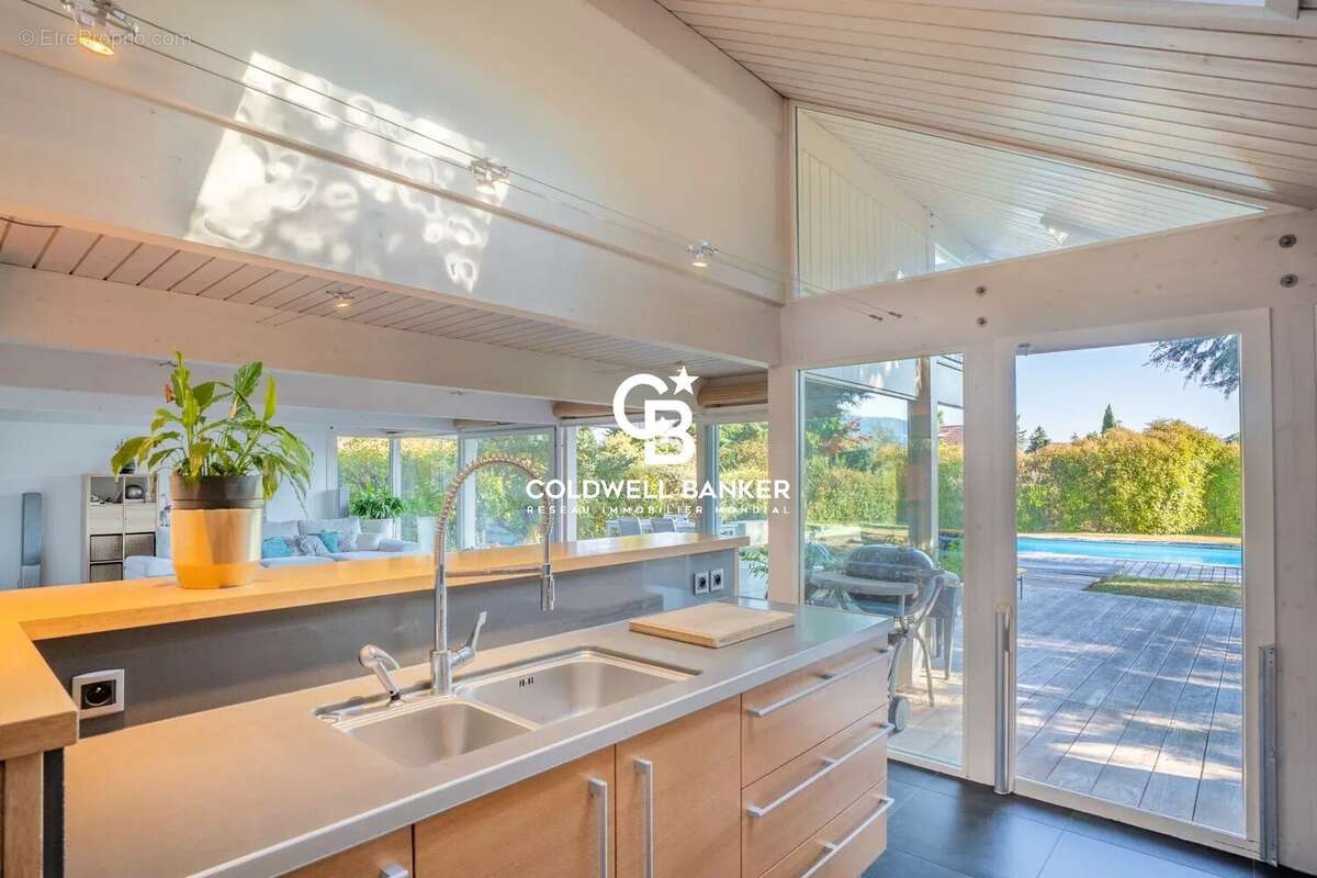 Maison familiale avec piscine à vendre à Vétraz-Monthoux proche Genève - photo 8