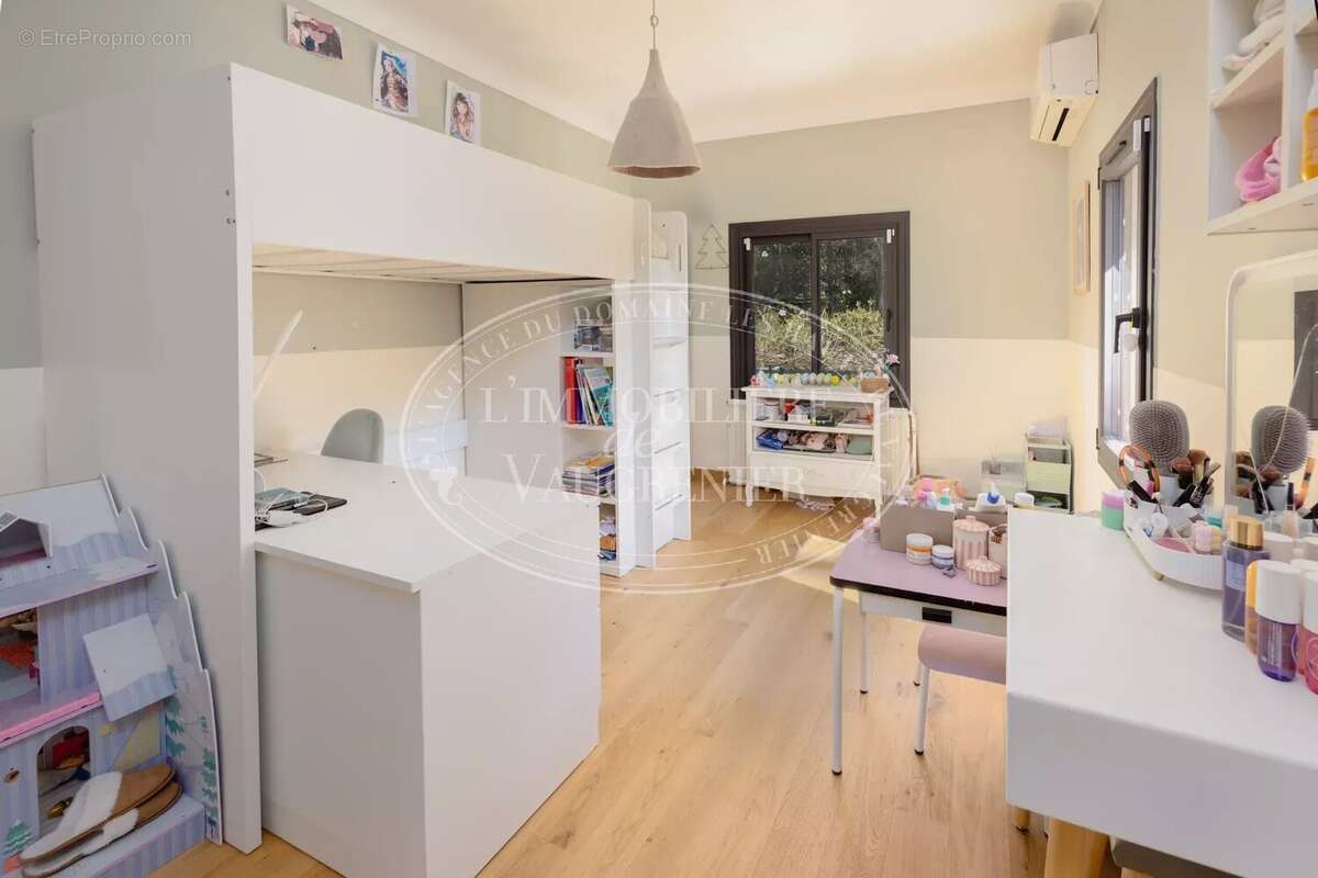 Maison à ROQUEFORT-LES-PINS