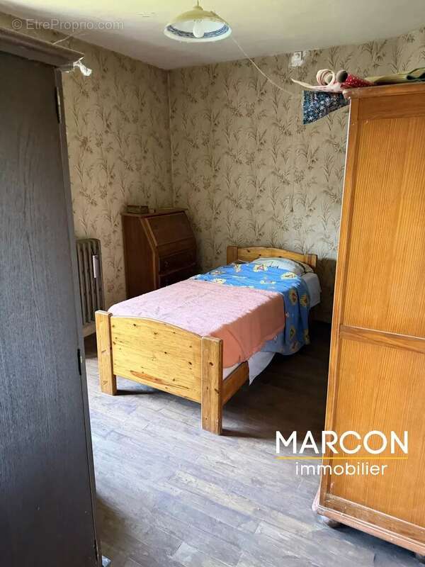 Maison à LA CHAPELLE-TAILLEFERT