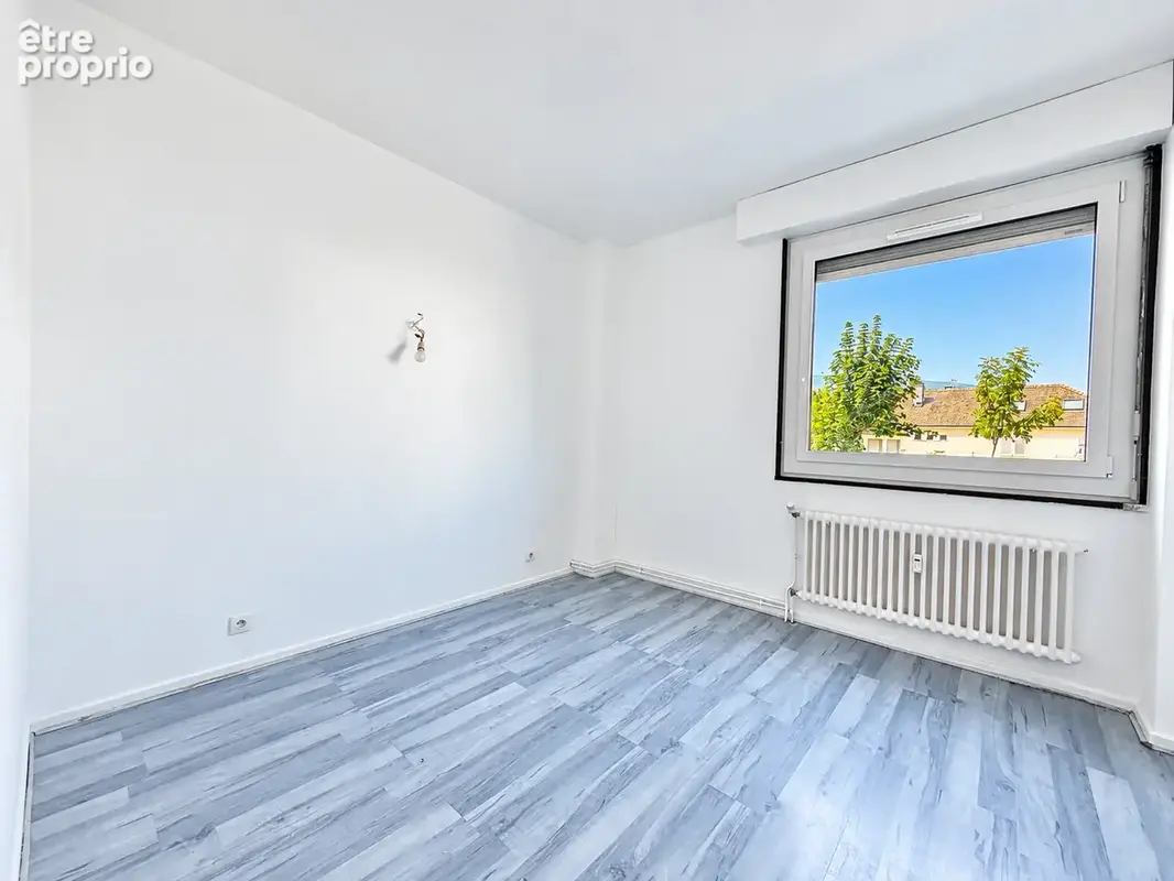 À vendre    t3 de 84,3 m2   hypercentre de reignier avec cave et parking - photo 6
