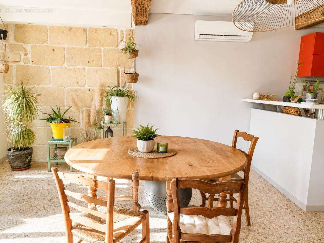 Appartement à SAINT-LAURENT-D'AIGOUZE