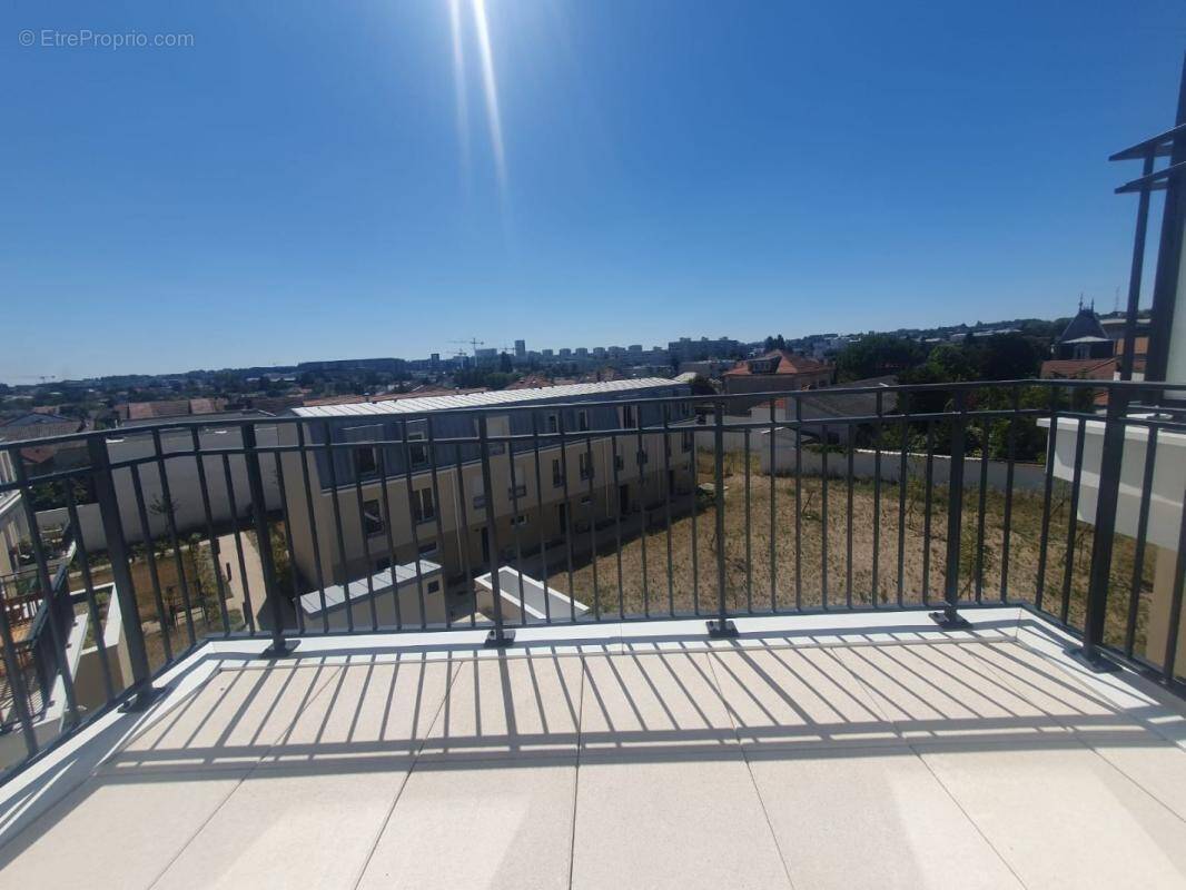 Appartement à NANTERRE