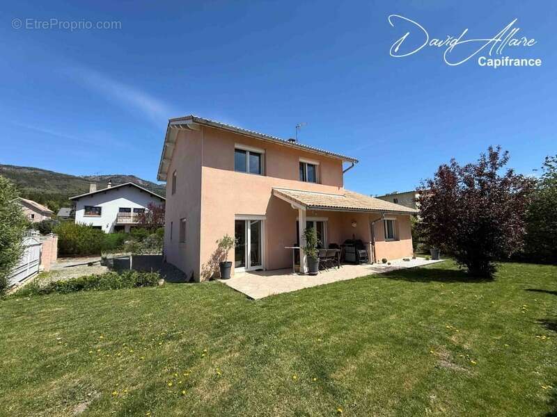 Maison à LA BATIE-NEUVE