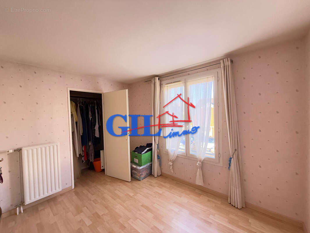 Maison à SAVIGNY-LE-TEMPLE