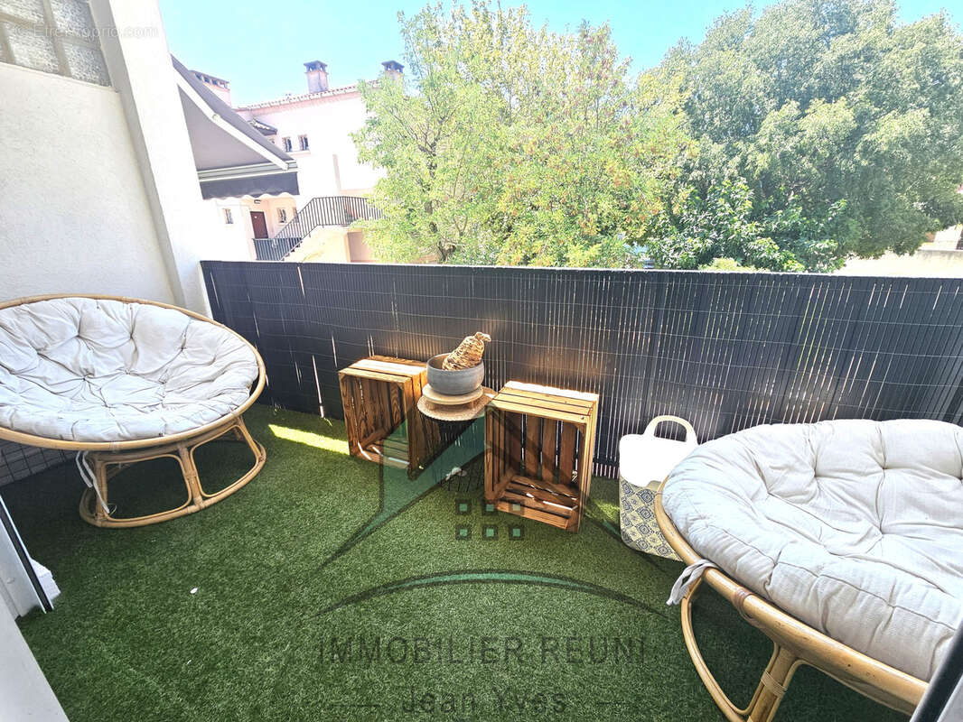 Un lieu atypique aux charmes incontestables ! 3 chambres   Garage   Cave   Jardin privatif - photo 4