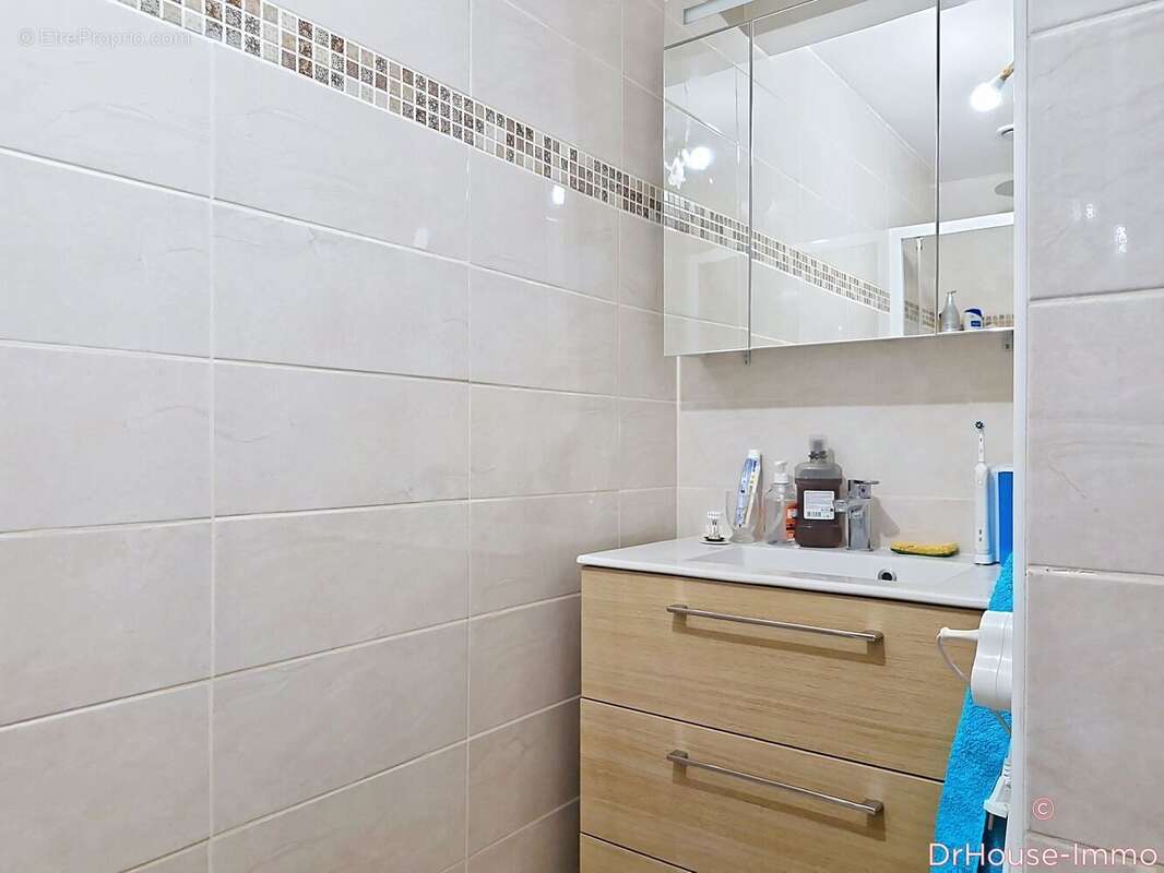 Maison 88 m² à Saint-Martin-De-Mailloc  - photo 9