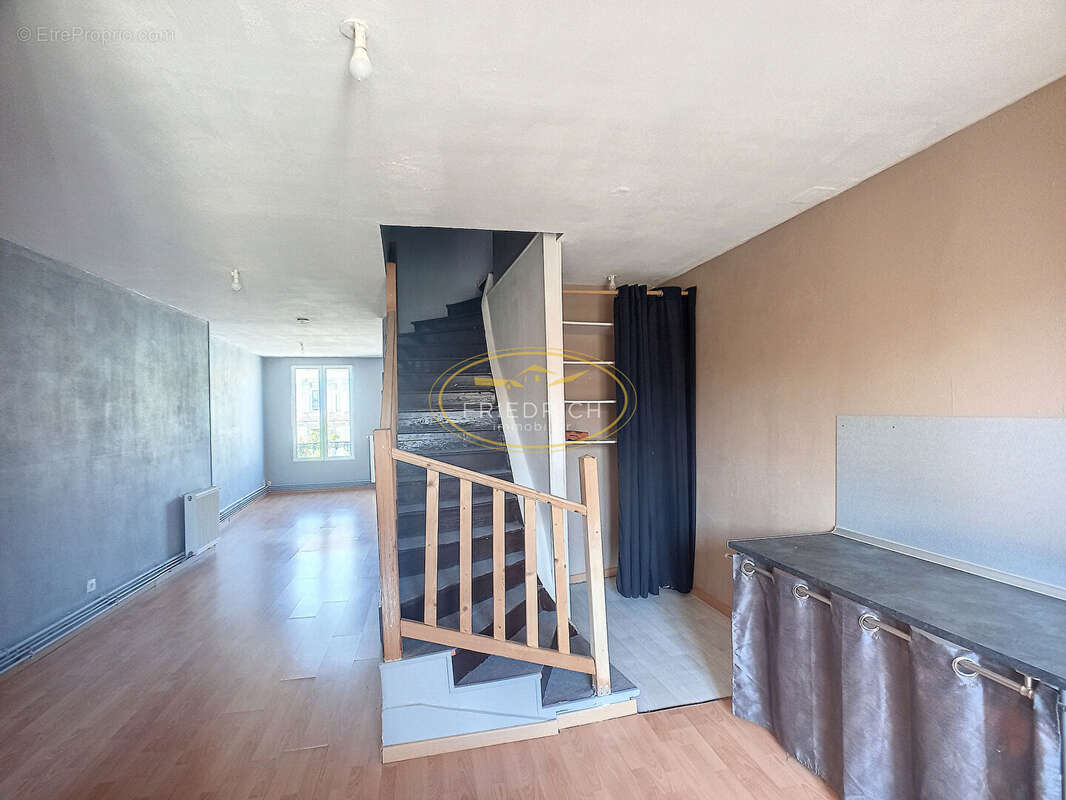 Appartement type f3 au coeur du centre - photo 4