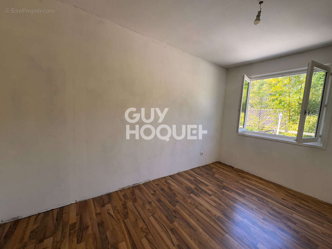 Maison à LAROQUE-DES-ARCS