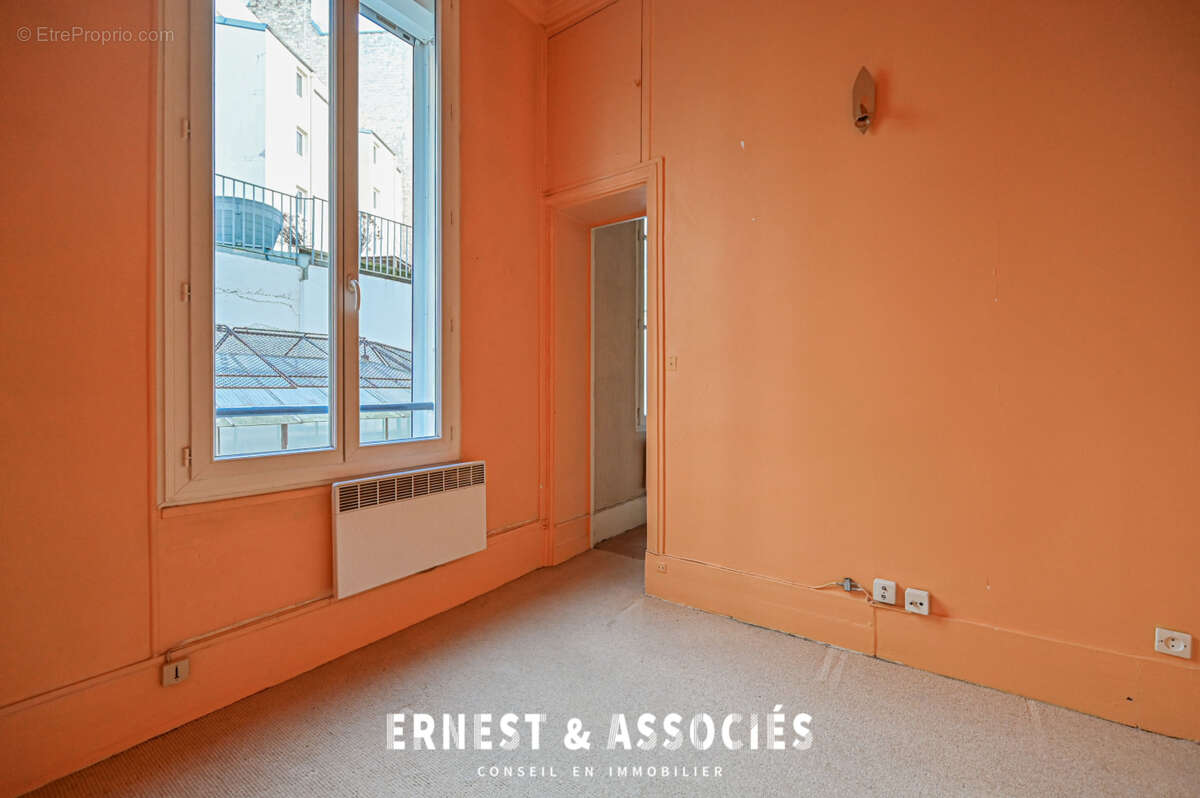 Appartement à PARIS-10E