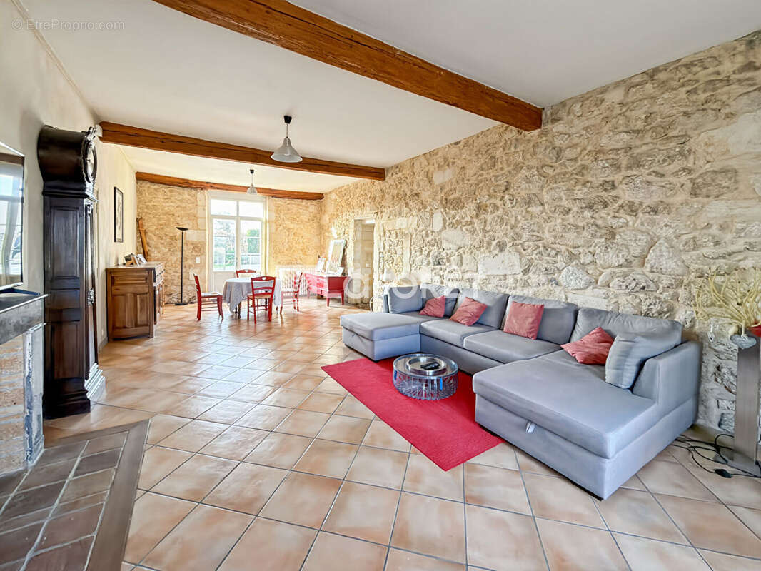Maison à GENISSAC