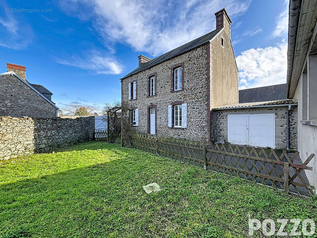 GOUVILLE SUR MER, bourg, maison bourgeoise en bon état général  - 6 pièce(s) - 148 m2 - photo 16