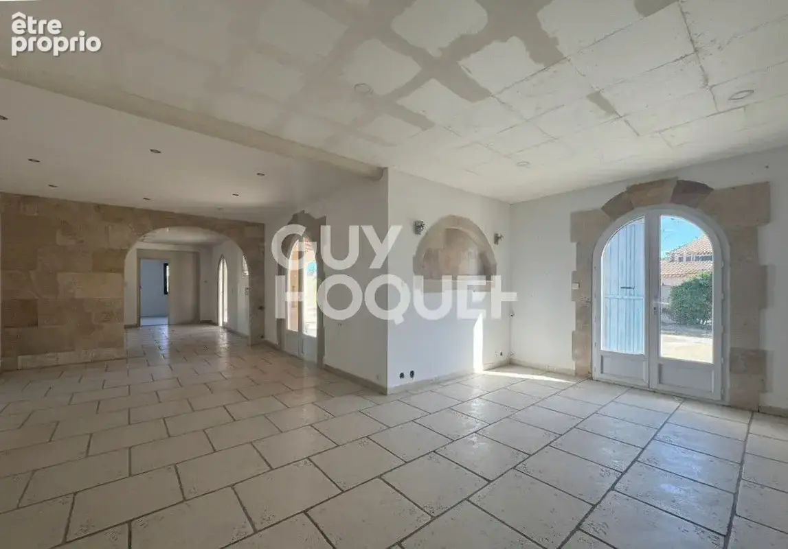 Villa de 180m² avec appartement type 2 sur parcelle de 2200m² - photo 2