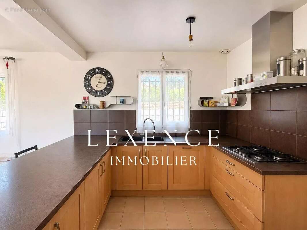 Maison à LA FARE-LES-OLIVIERS
