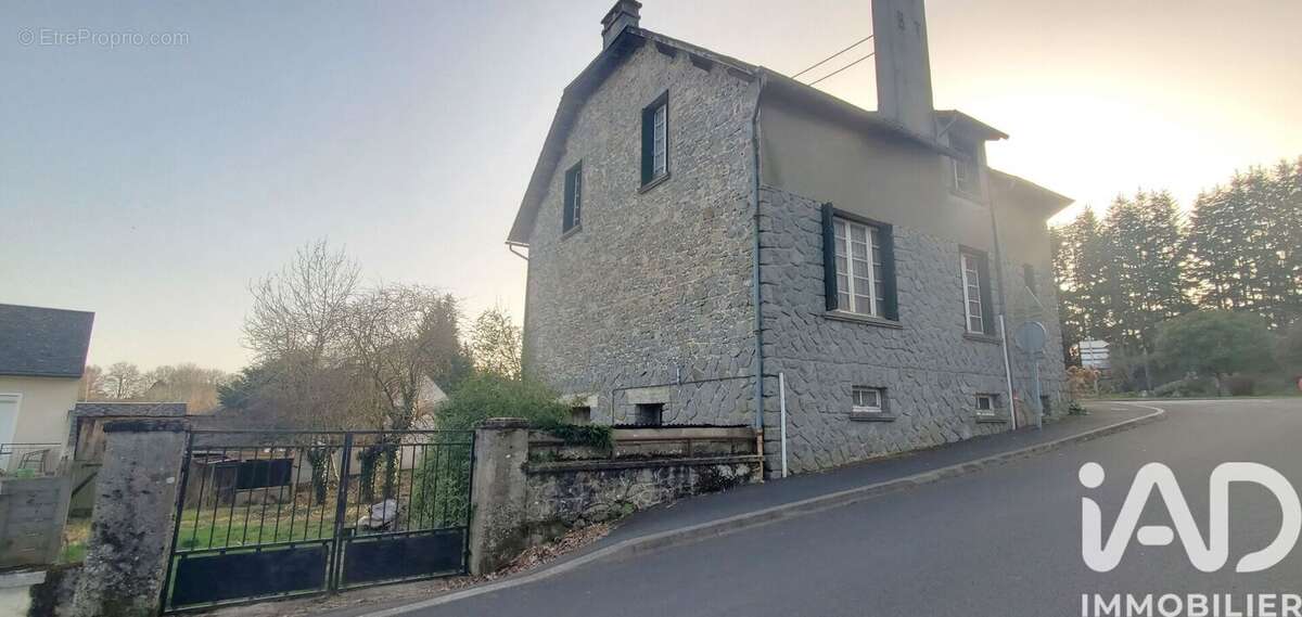 Photo 2 - Maison à NEUVIC