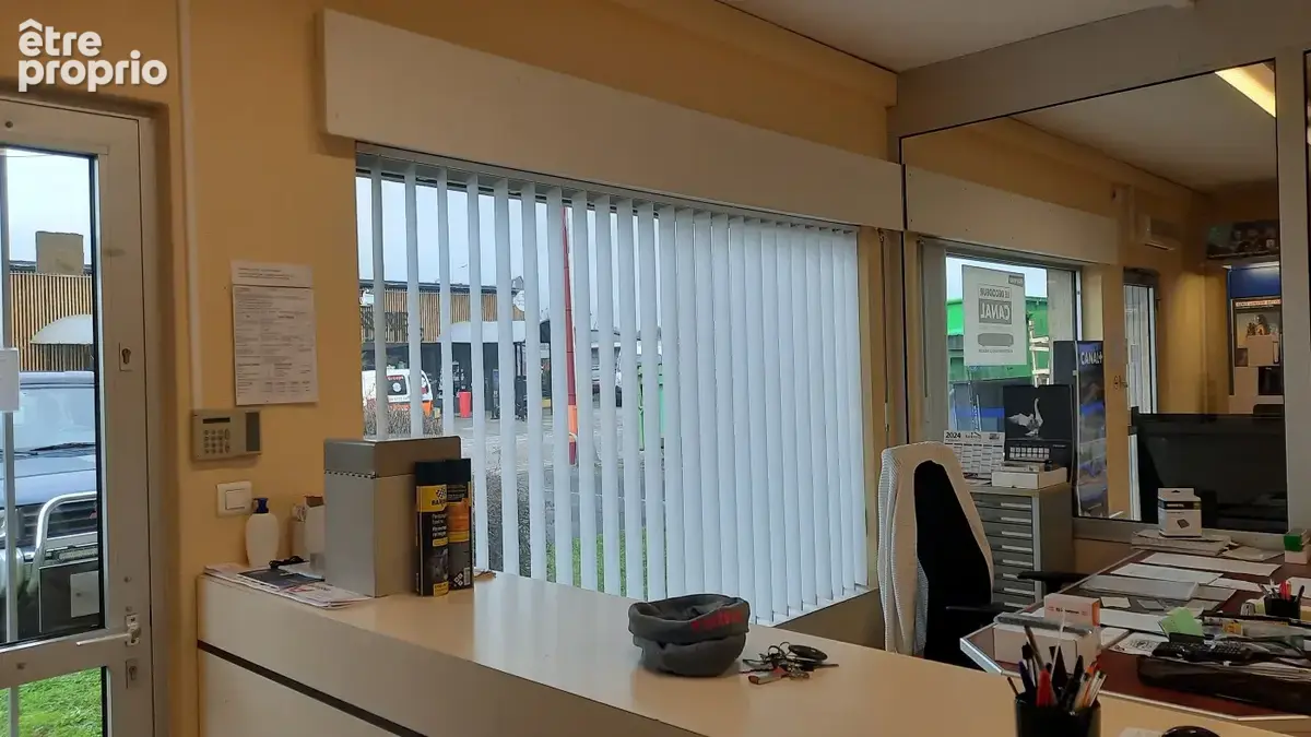 Ensemble immobilier de bureaux, dépot, logement et parkings - photo 3